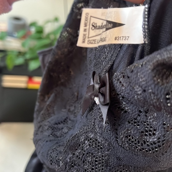 Shadowline size Large Elegant Black Lace Nightgown - Picture 8 of 8